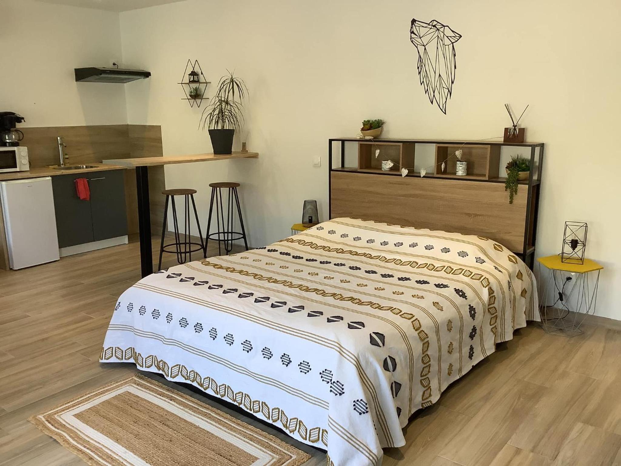 Studio with Spa Bath