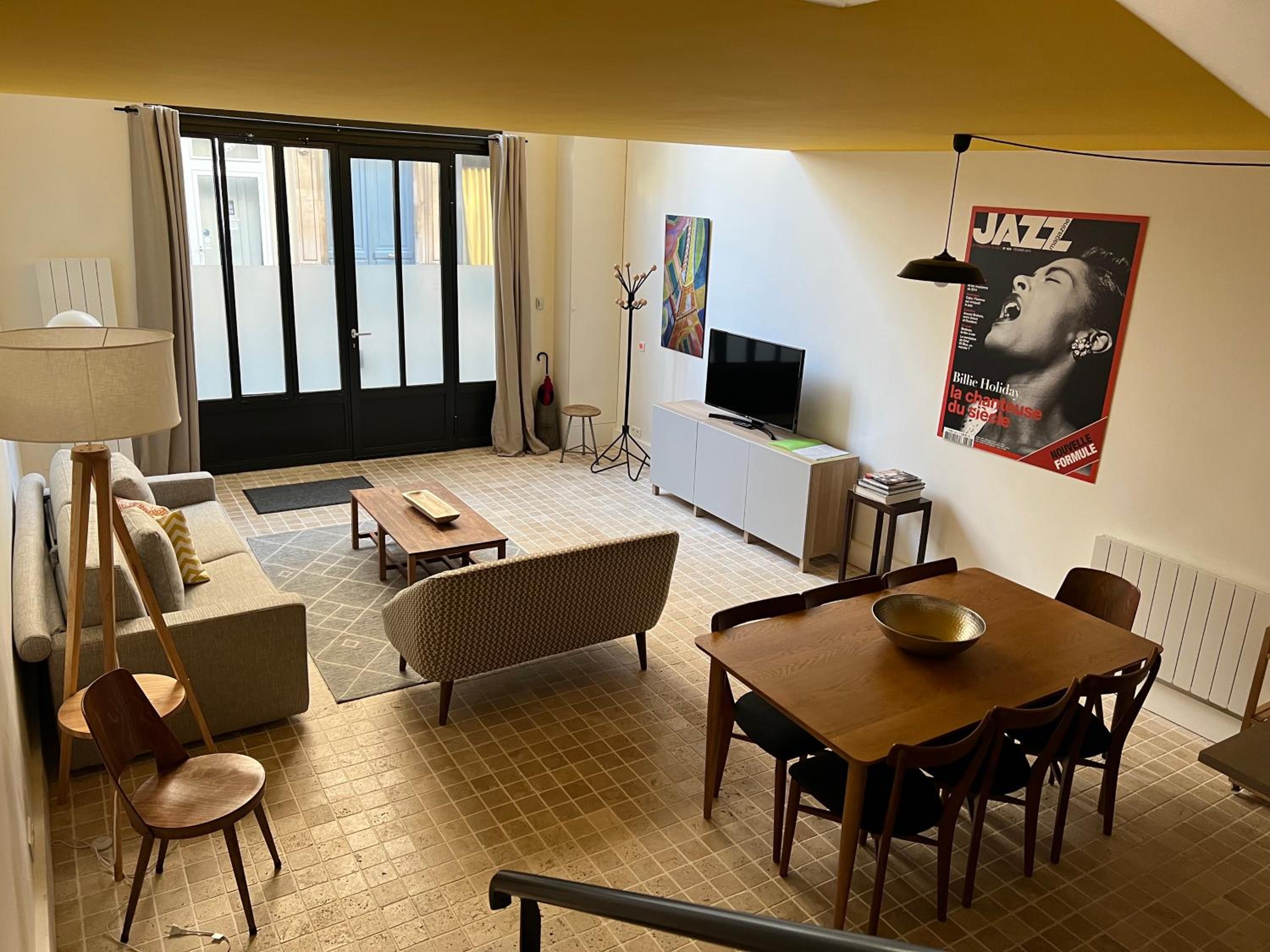 Three-Bedroom Apartment photo 2