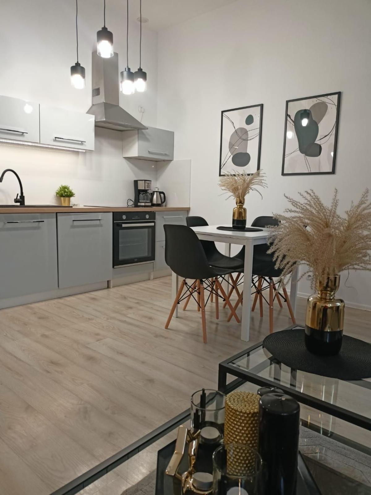One-Bedroom Apartment - Photo 9