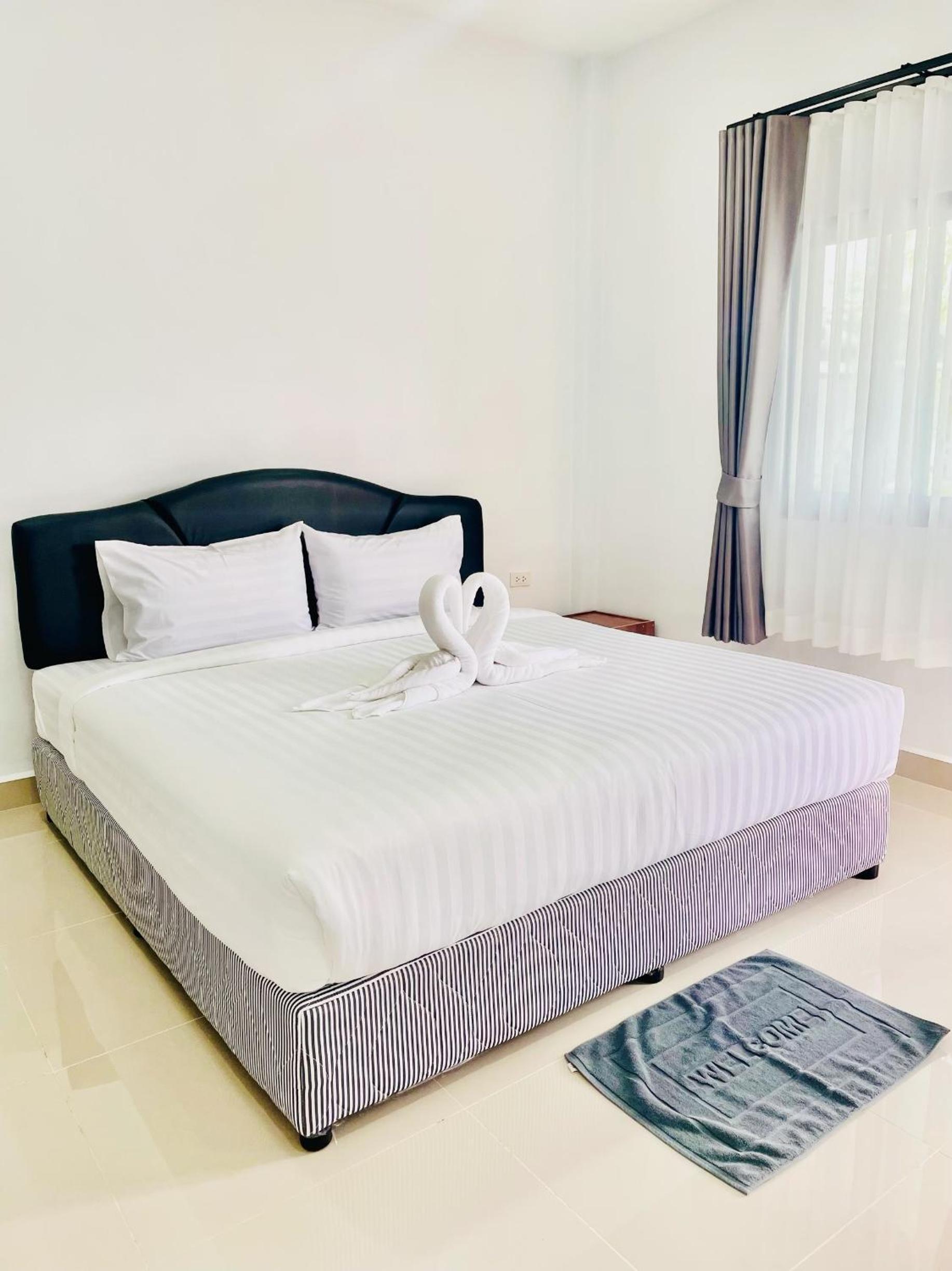 Standard Double Room - Photo 7