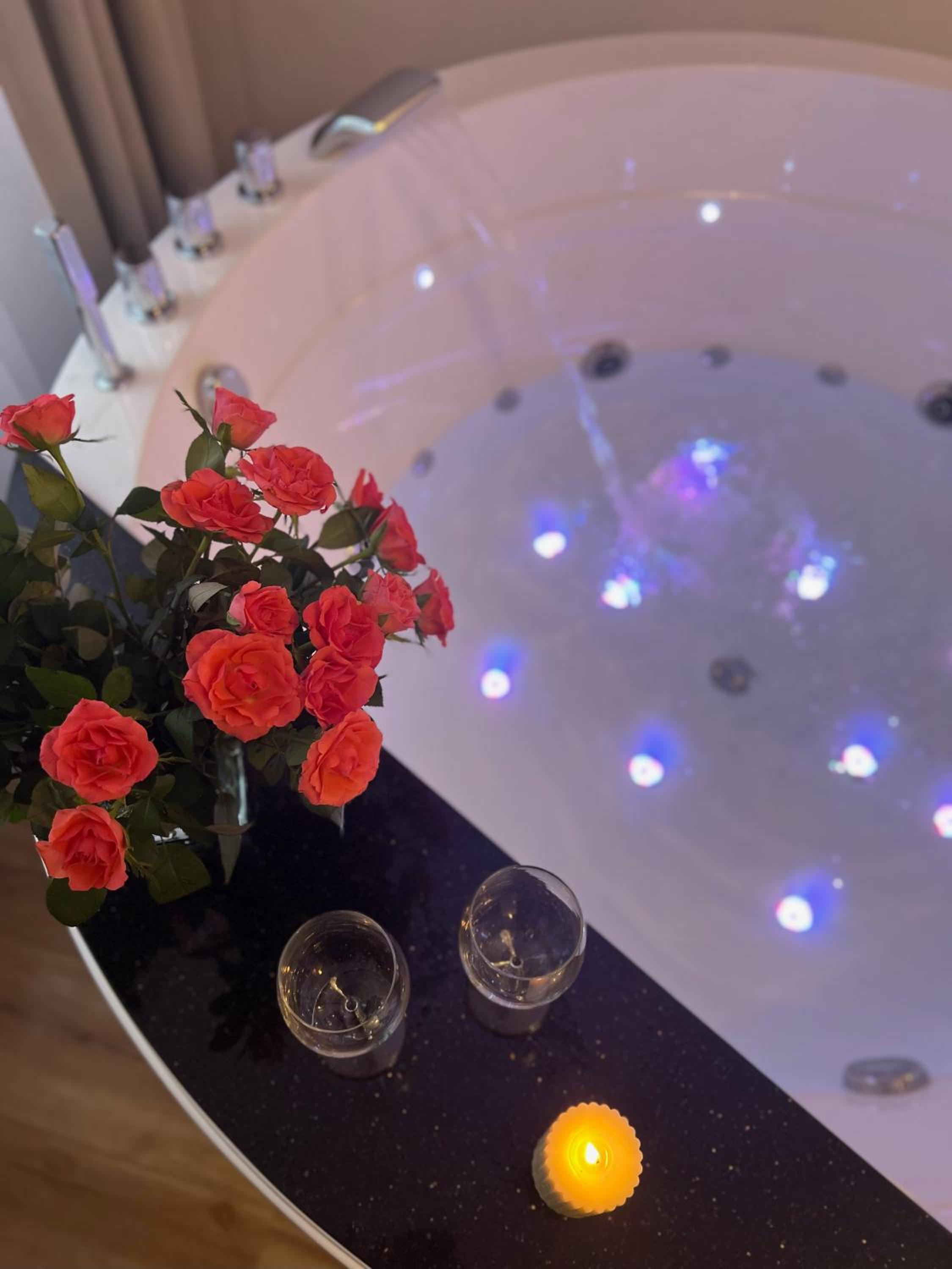 Studio with Spa Bath