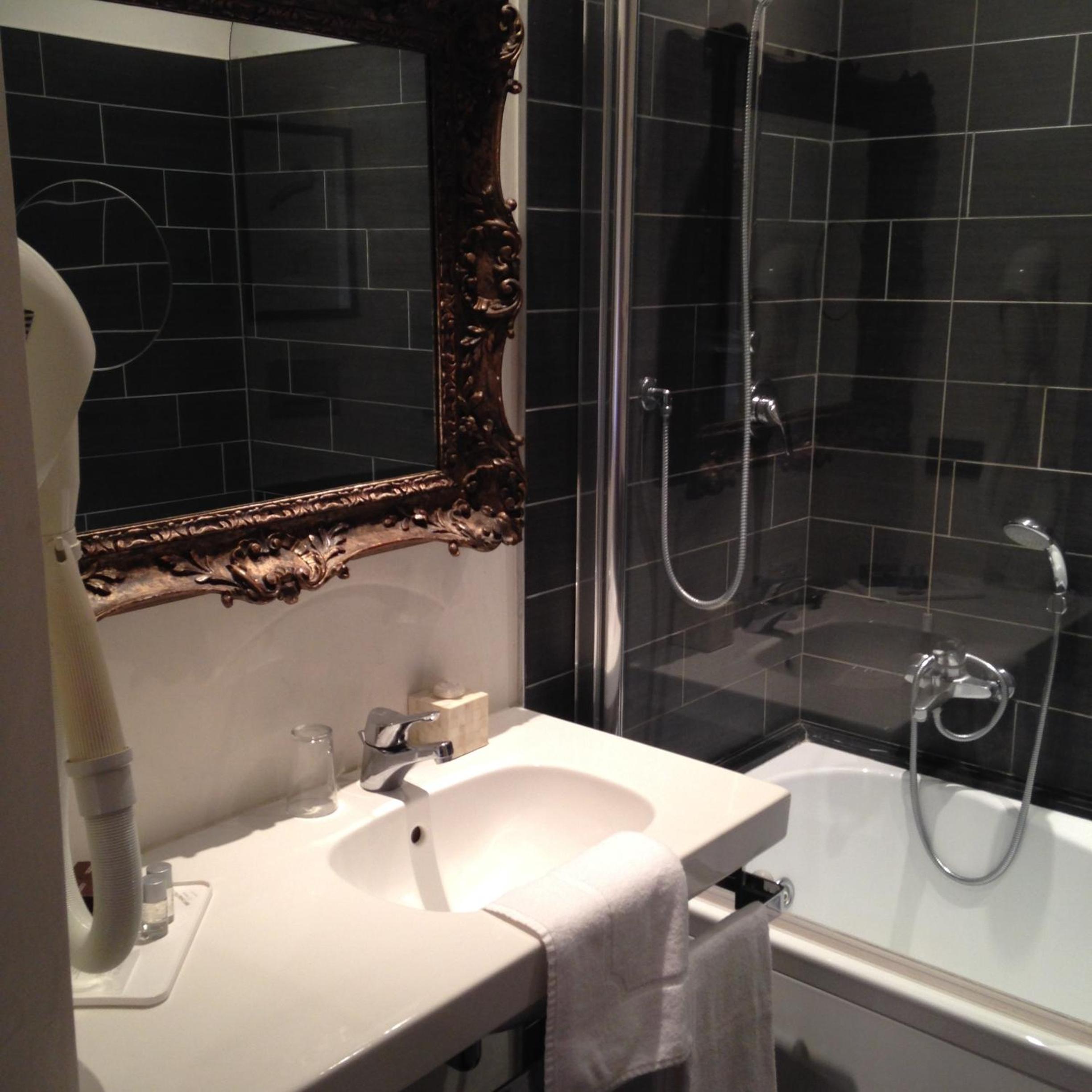 Superior Triple Room photo 2