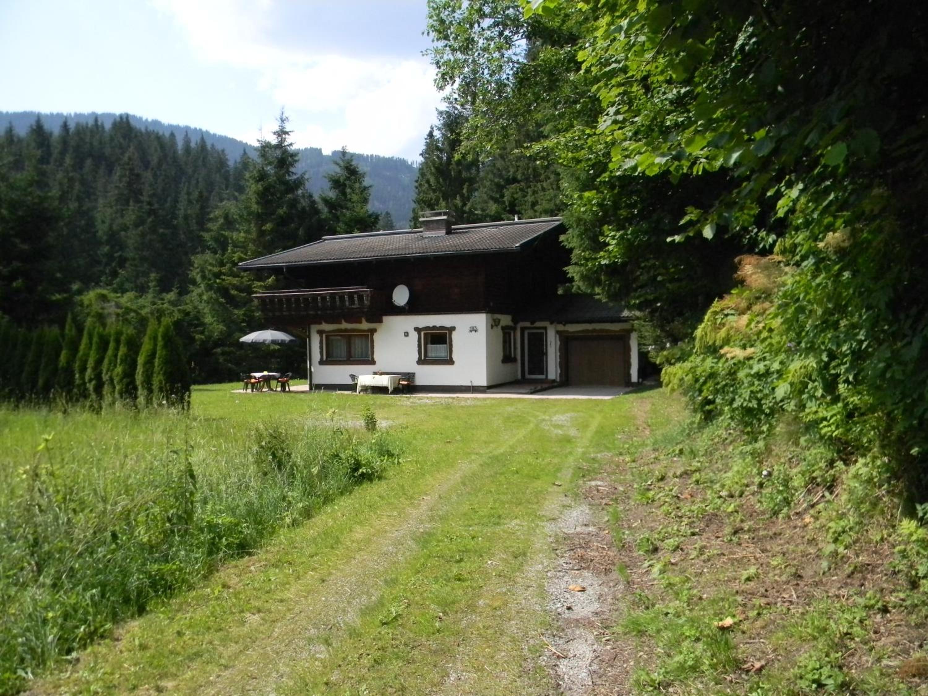 Four-Bedroom House photo 3