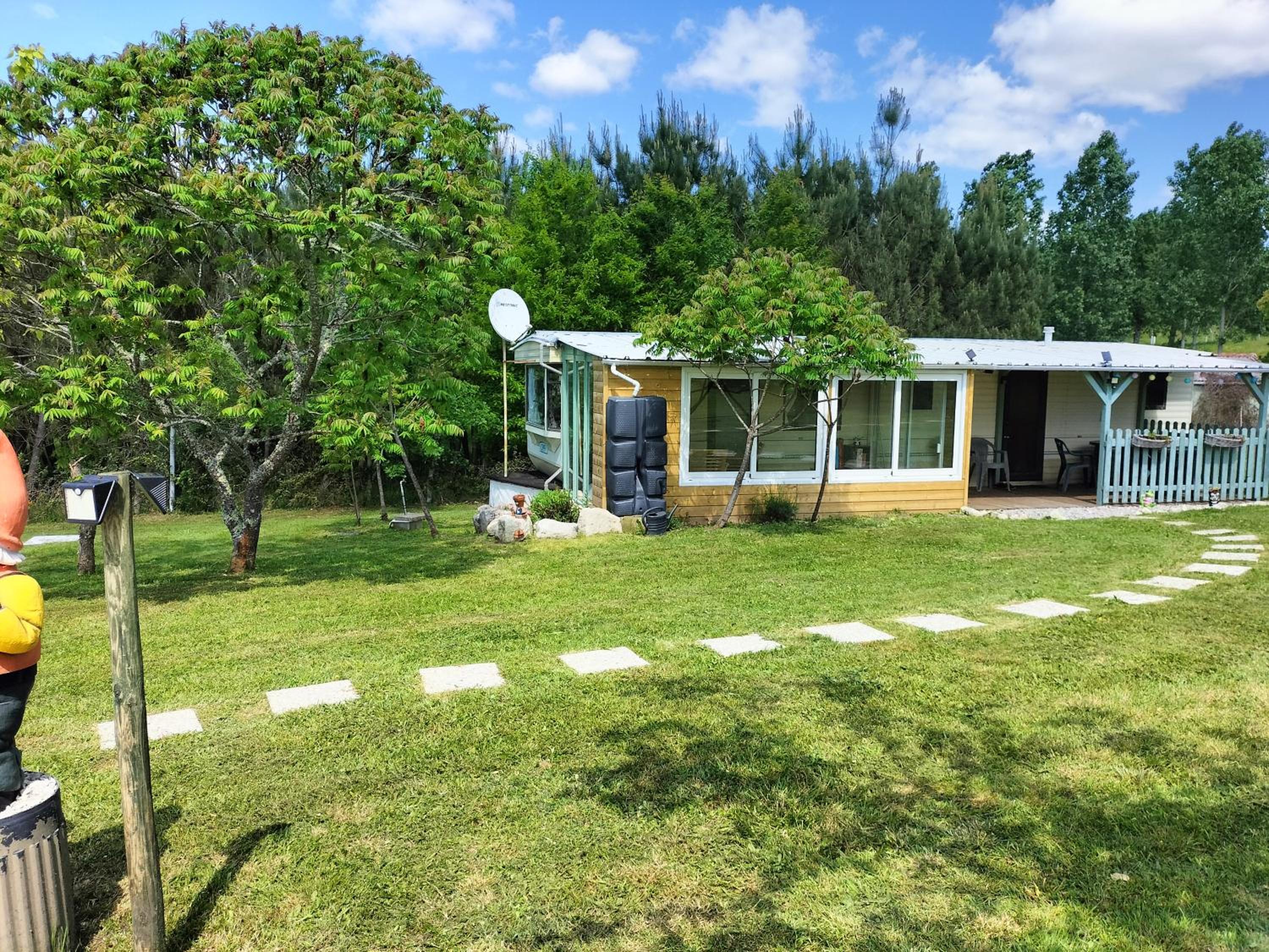 Mobile Home - Photo 1