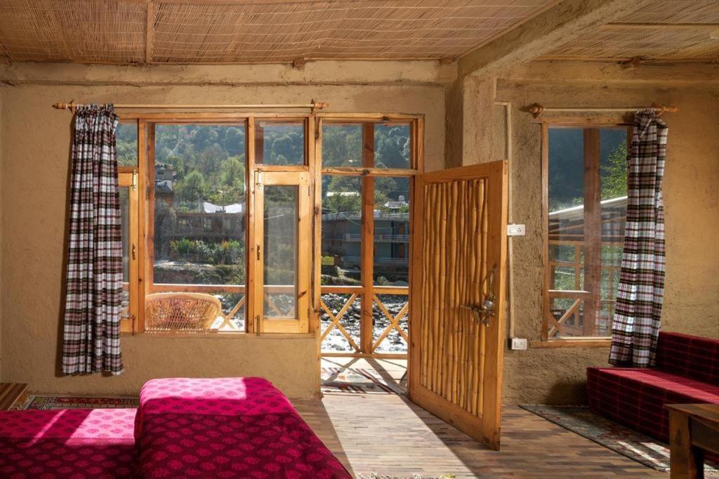 Double Room with Balcony and Sea View - Photo 2