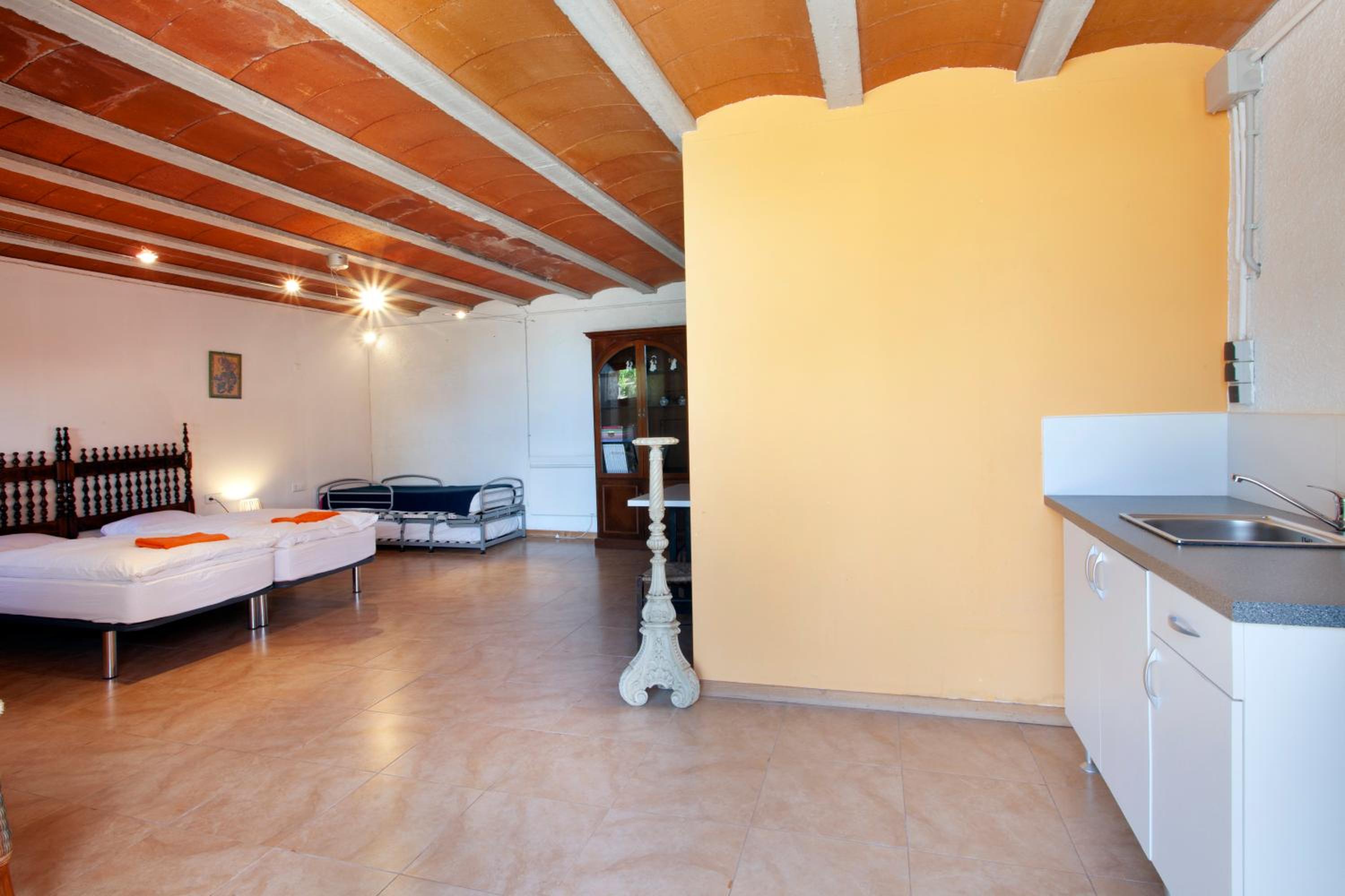 Family Room with Private Bathroom photo 2