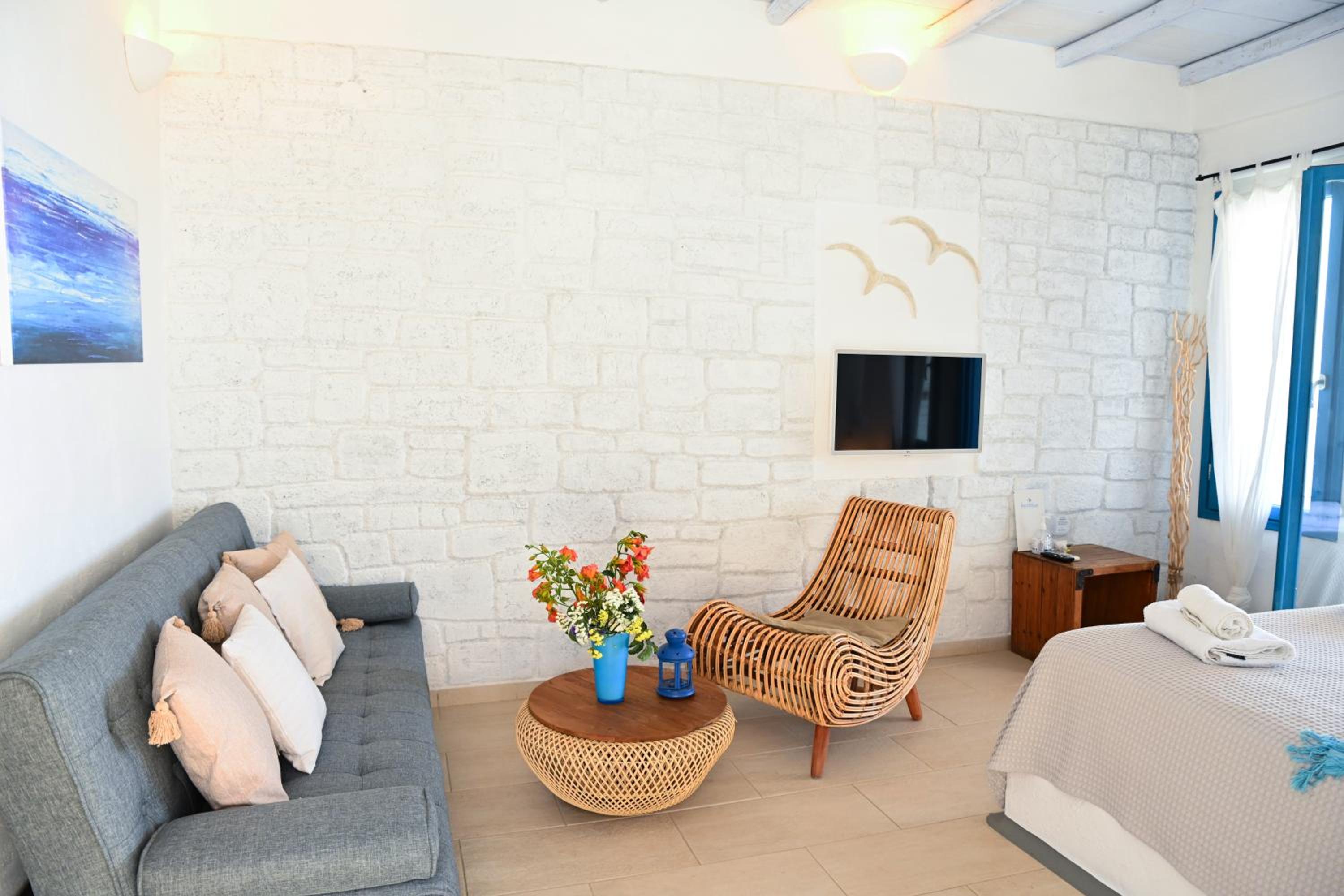 Deluxe Double Room with Balcony and Sea View