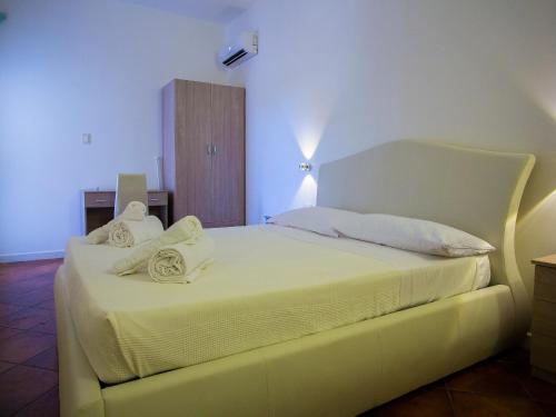 Classic Triple Room - Photo 8
