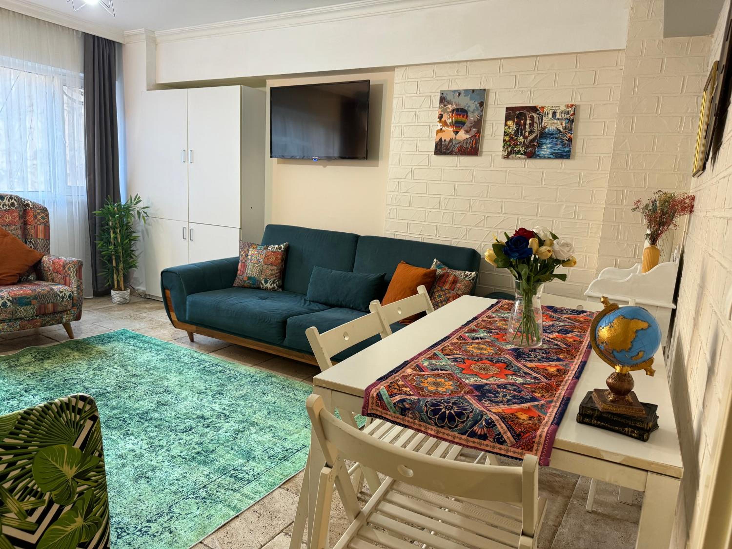 One-Bedroom Apartment