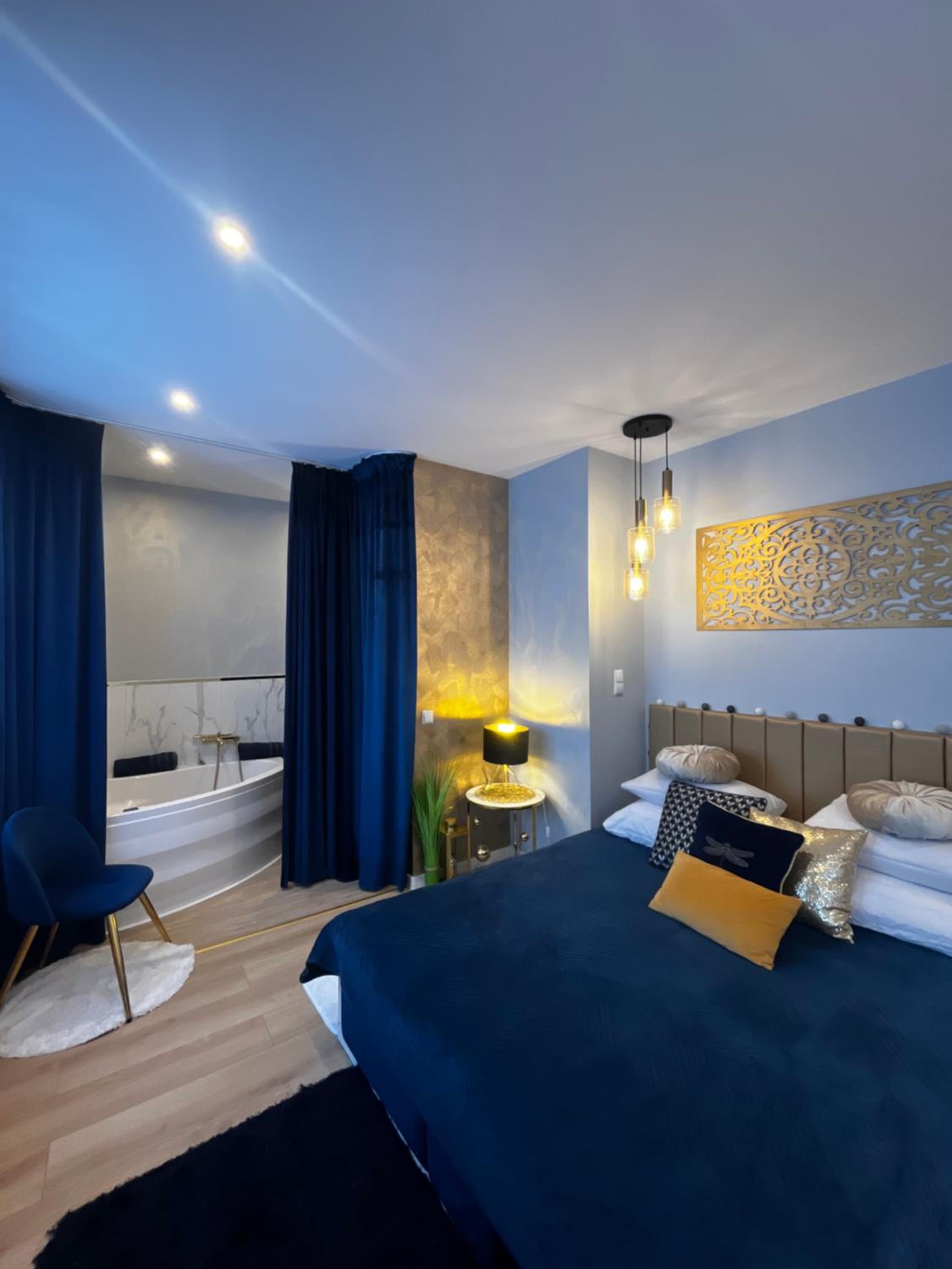 One-Bedroom Apartment - Photo 11