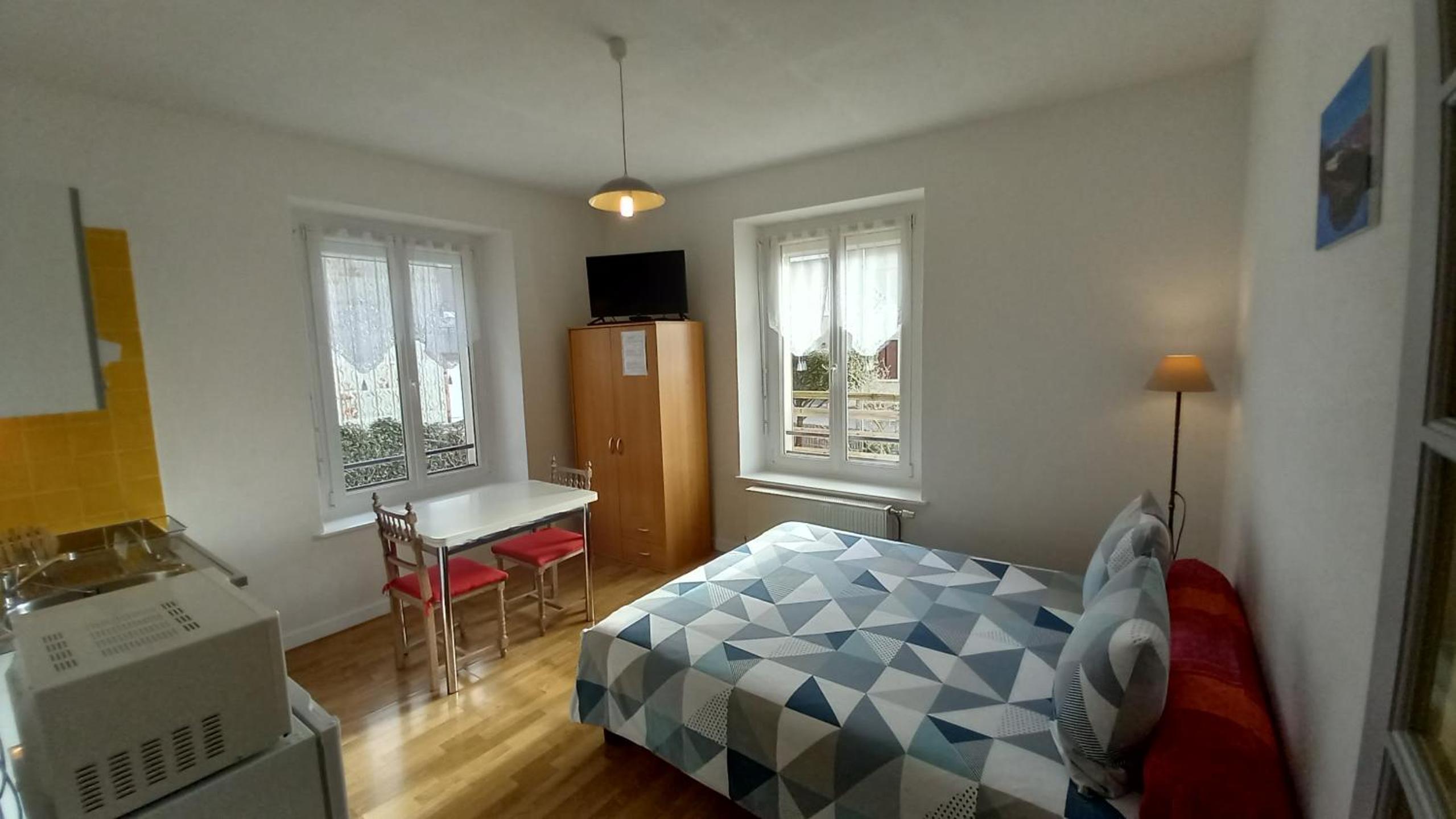 Double Room with Private Bathroom - Photo 1