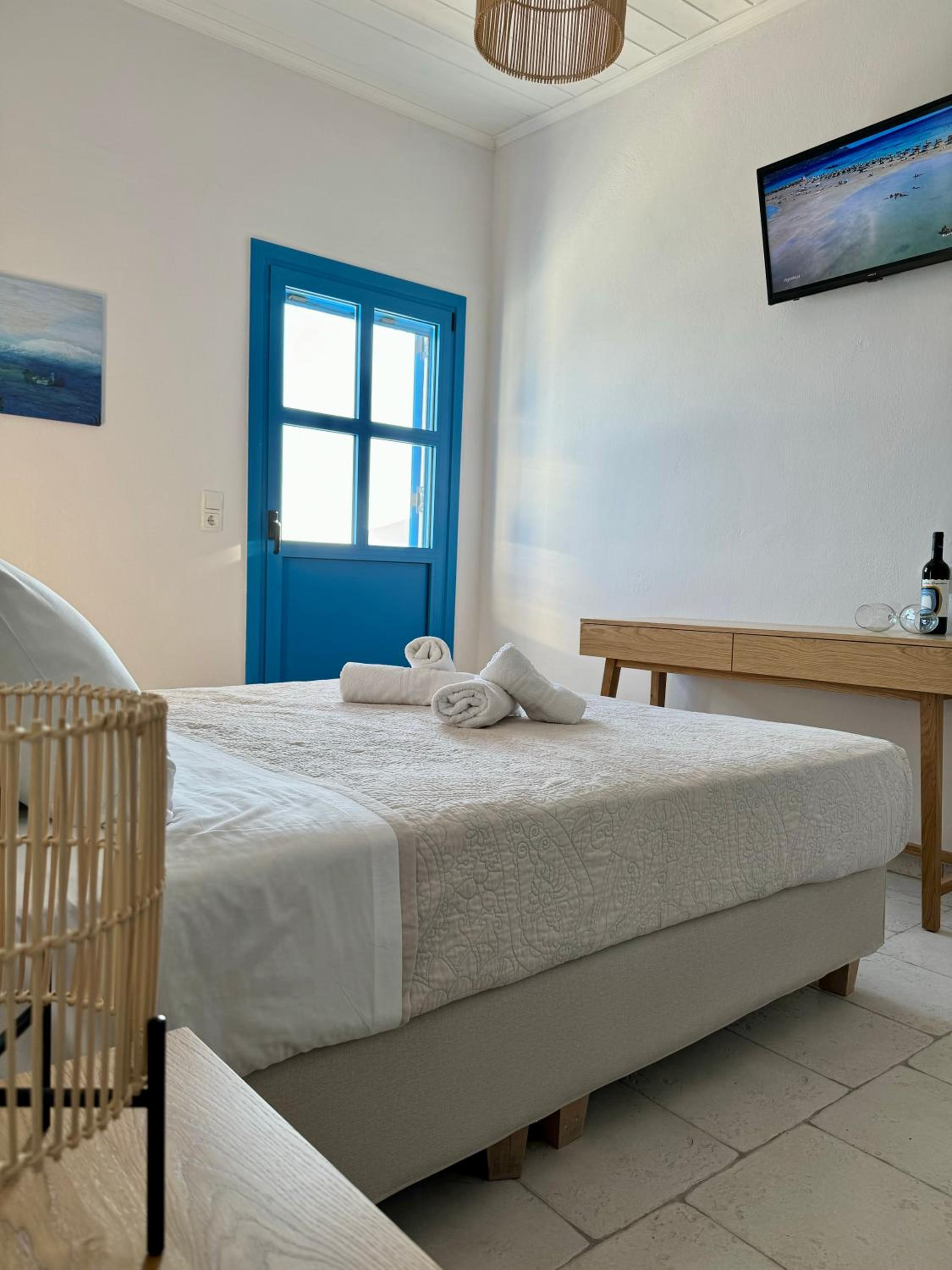 Double Room with Balcony and Sea View photo 3