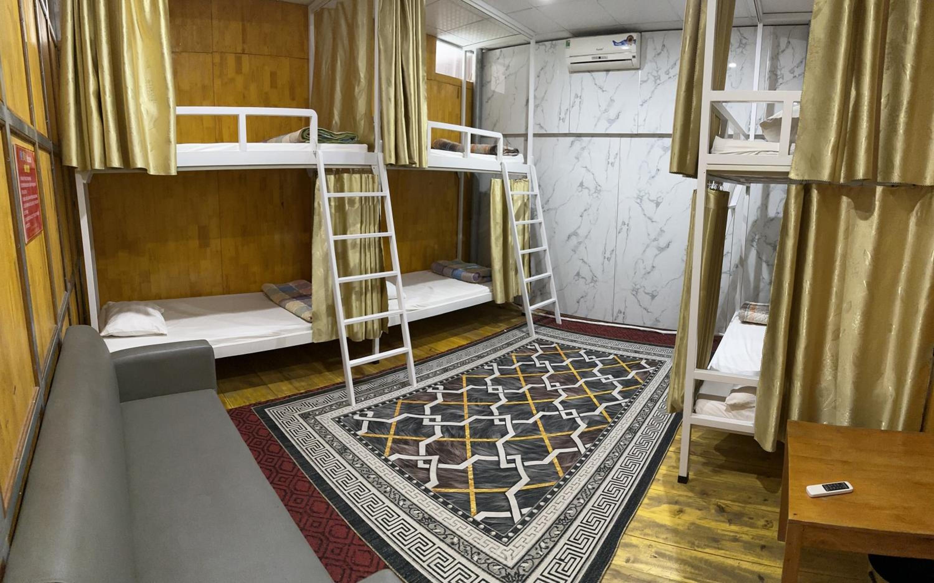 Bed in 8-Bed Female Dormitory Room photo 1