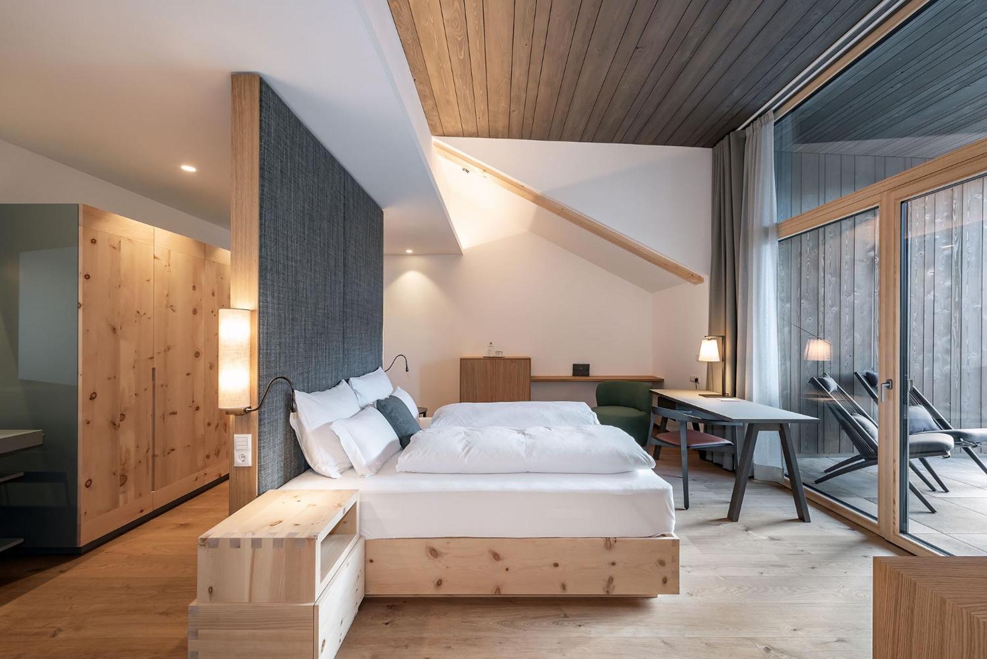 Junior Suite with Mountain View