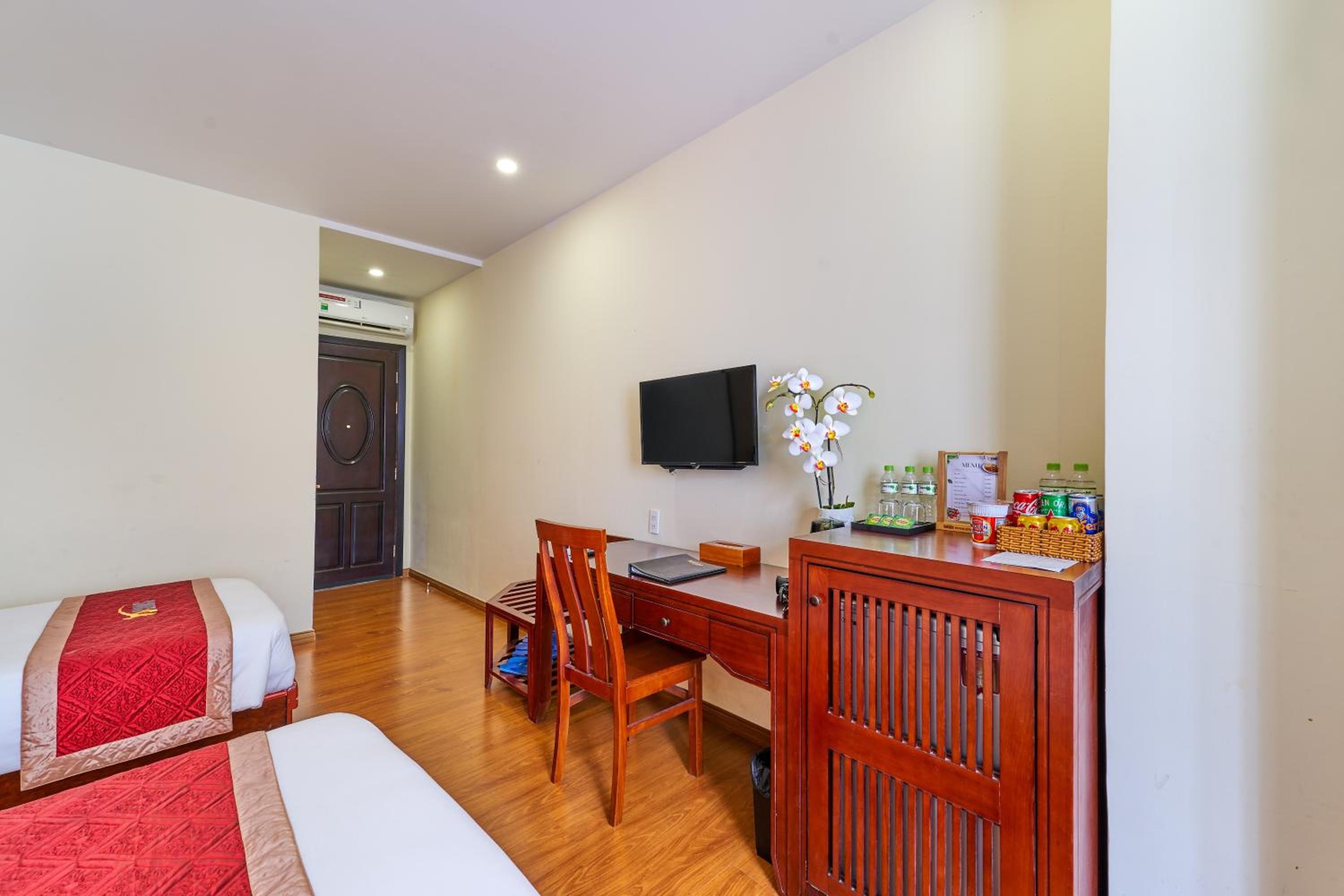 Twin Room with Balcony photo 2