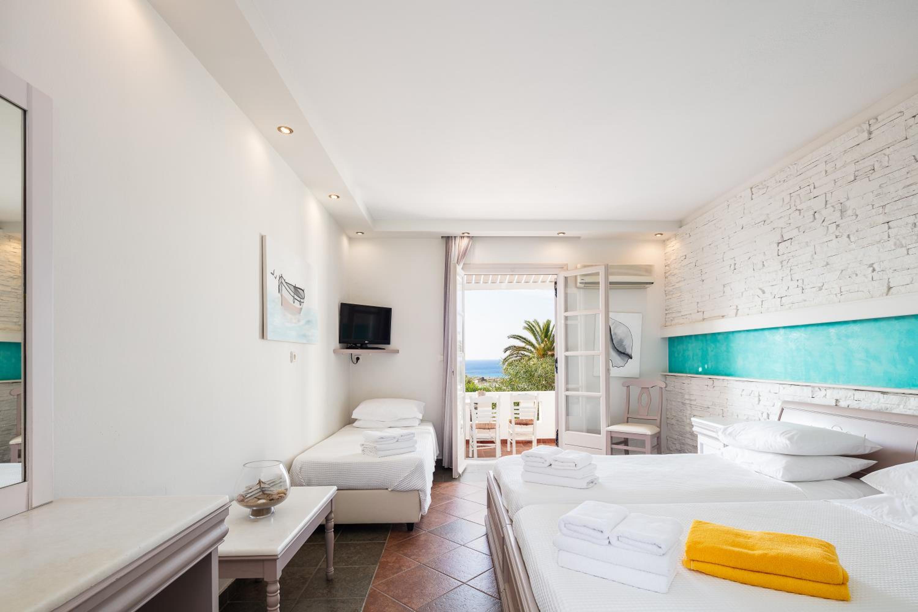 Triple Room with Sea View and Terrace photo 1
