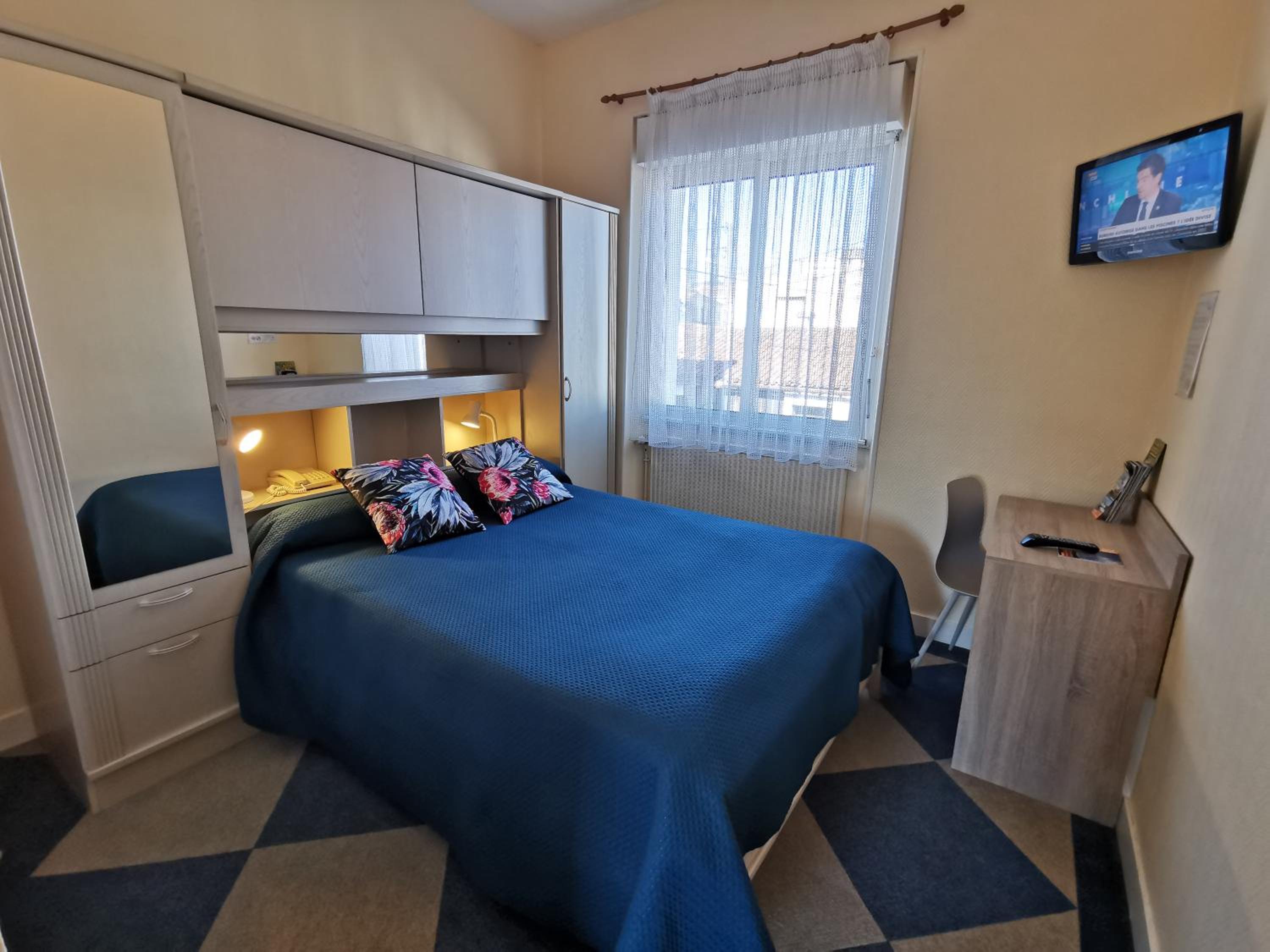 Standard Double Room - Photo 4