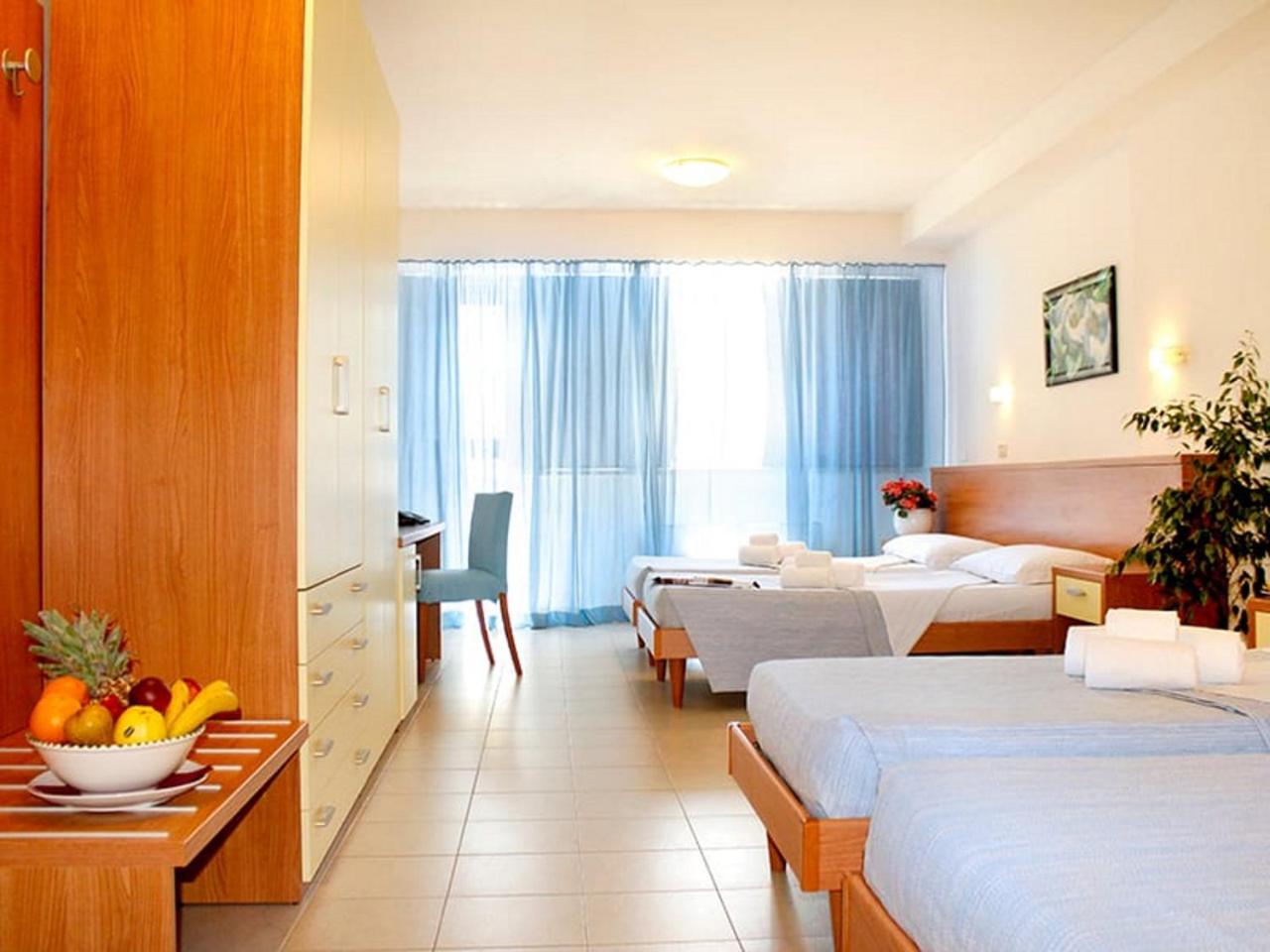 Quadruple Room with Garden View photo 3