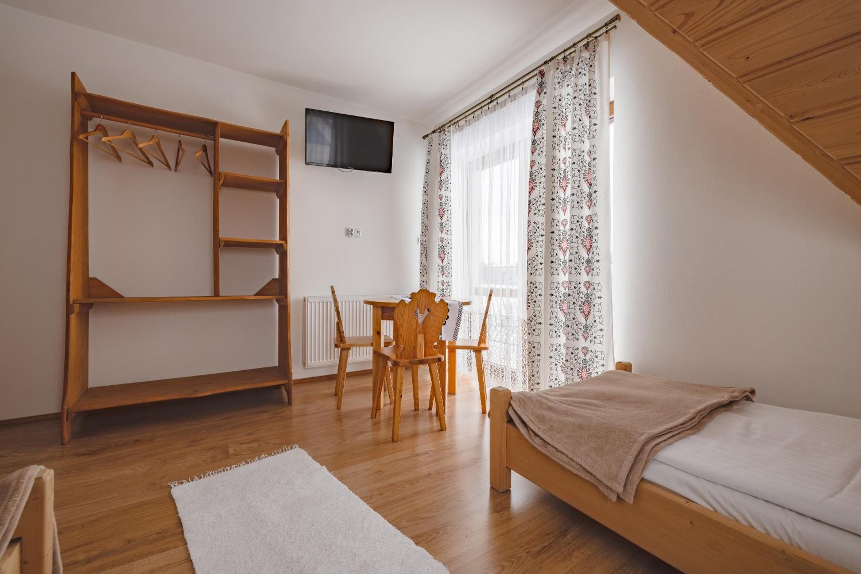 Quadruple Room with Private Bathroom photo 2