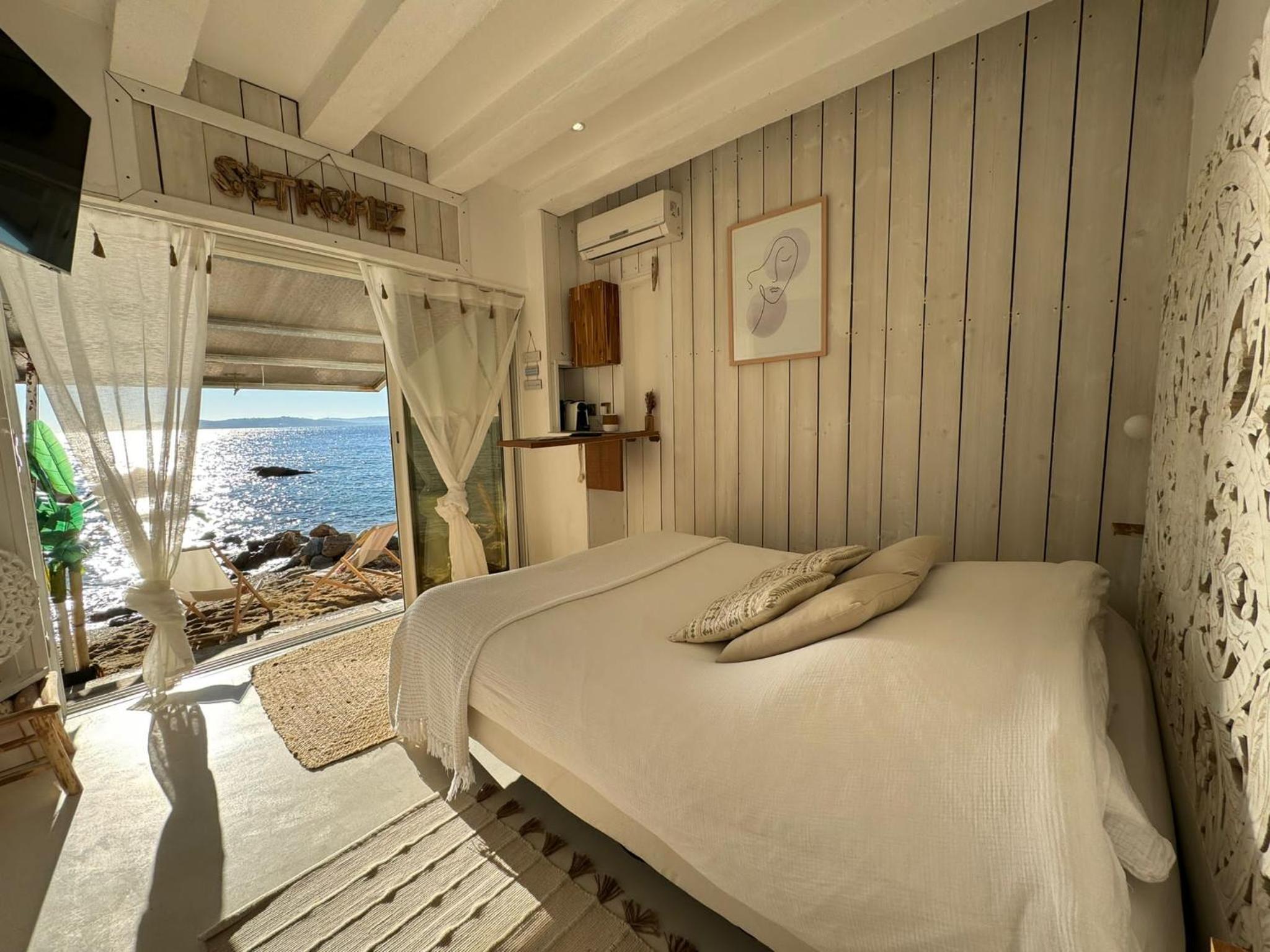 Studio Apartment with Sea View