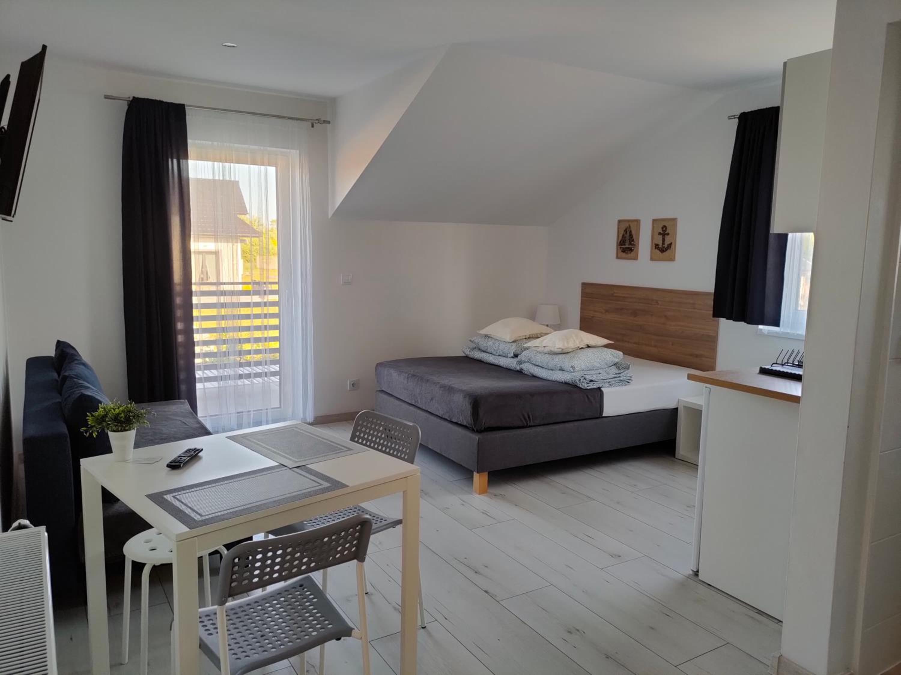 Deluxe Double Room (2 Adults + 1 Child)