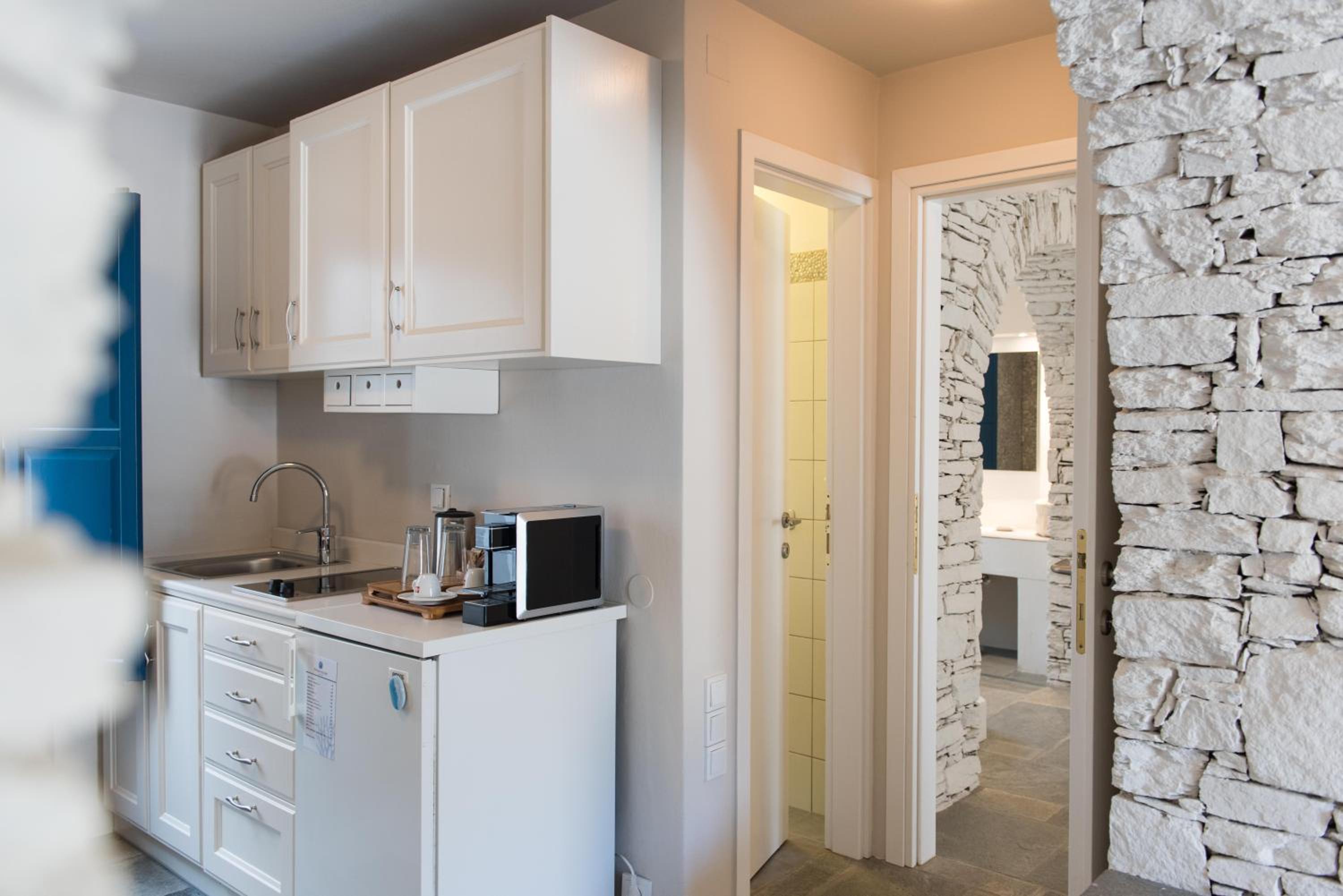  One Bedroom Suite with City View photo 3