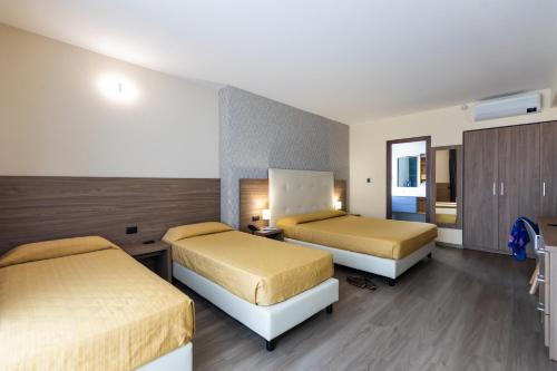 Deluxe Quadruple Room