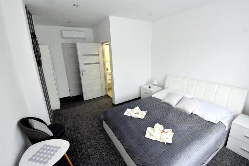 Deluxe Double Room with Balcony photo 2