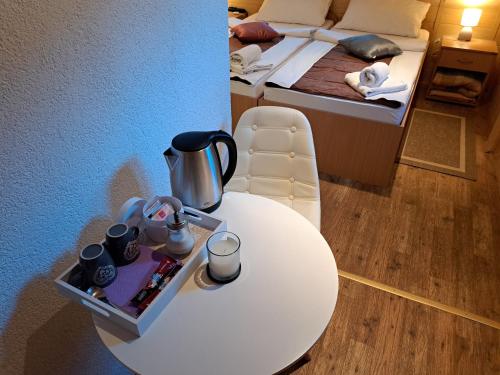 Double Room - Photo 6