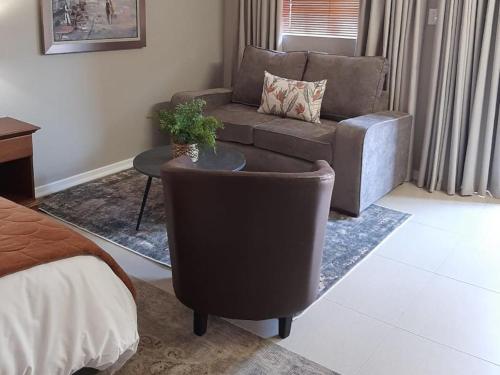 Traditional Suite - Photo 2