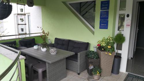 Studio Apartment - Photo 4