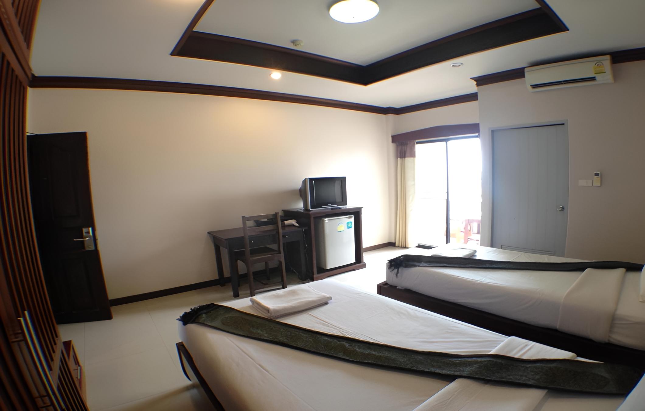 Standard Twin Room - Photo 1