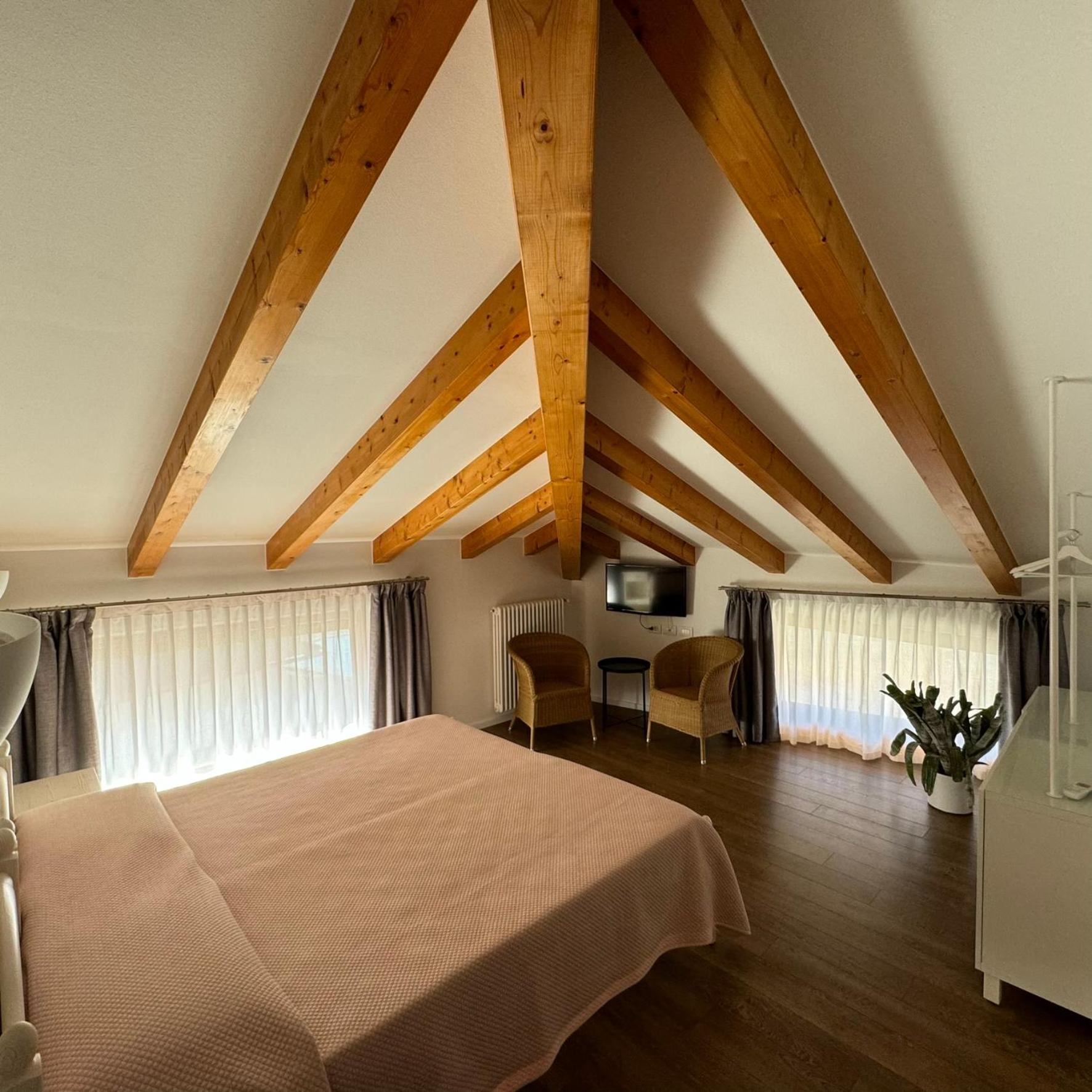 Double or Twin Room - Photo 15