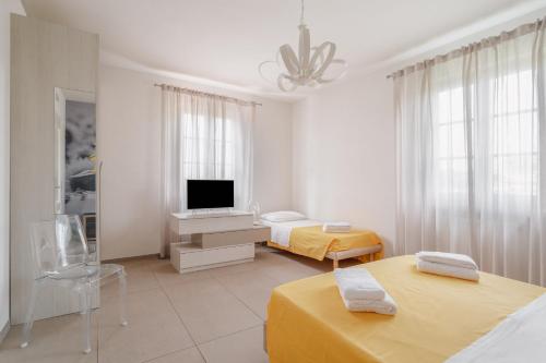 Family Room with Private Bathroom photo 3