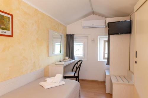 Single Room - Attic