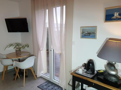 Double Room - Disability Access - Photo 6