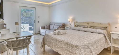 Double Apartment with Sea View and Private Jacuzzi