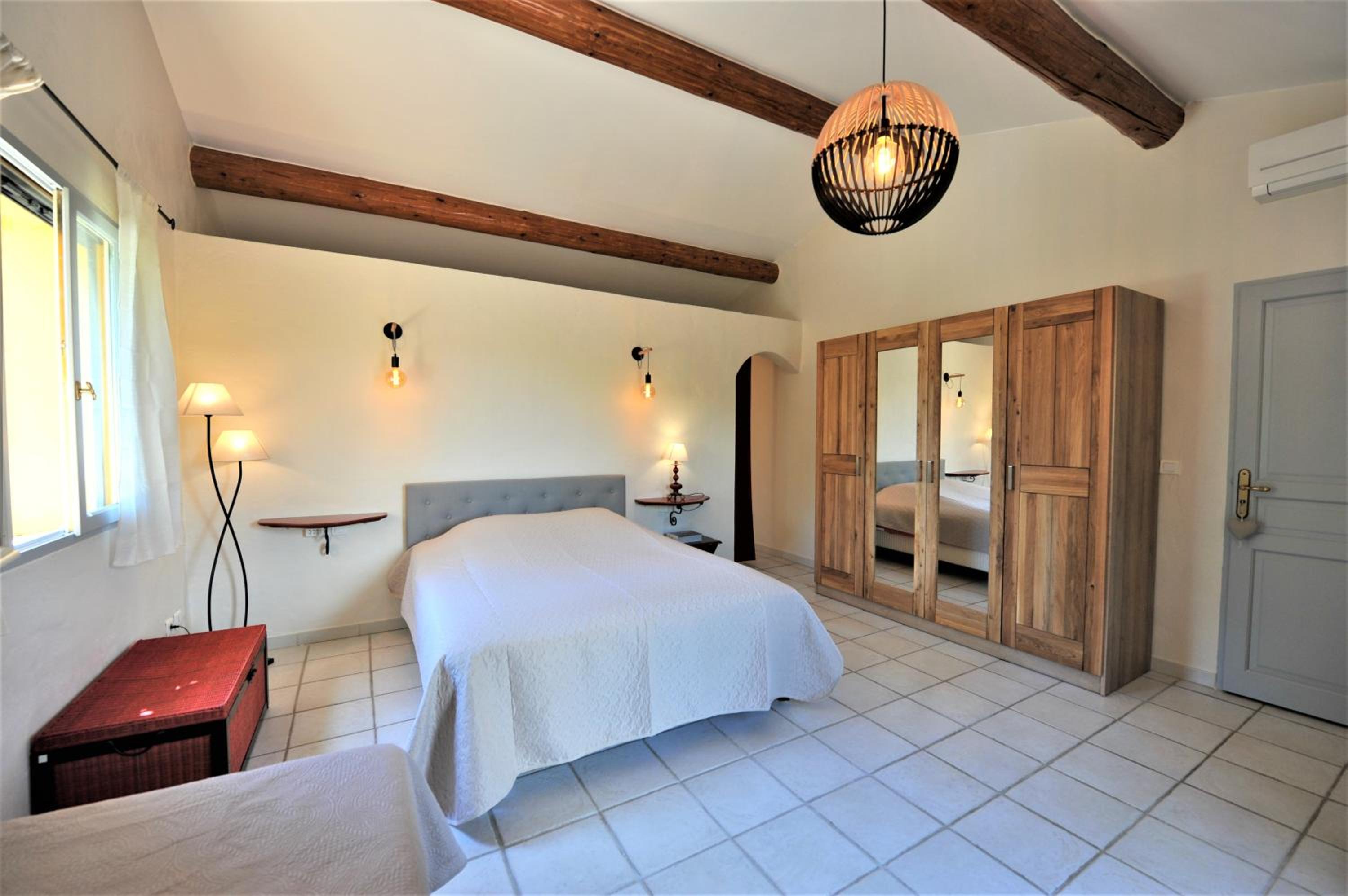 Villa photo 2