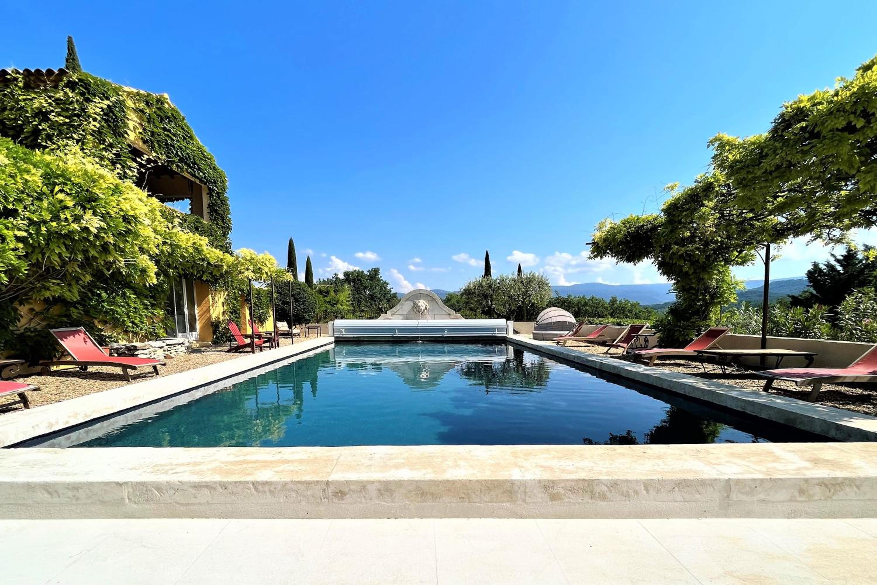 Villa photo 1