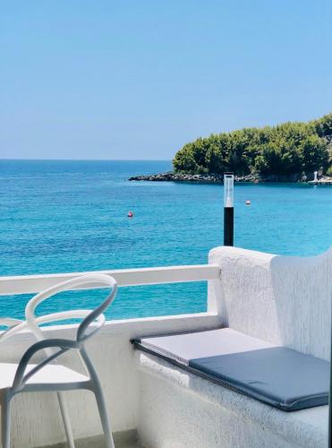 Deluxe Triple Room with Balcony and Sea View
