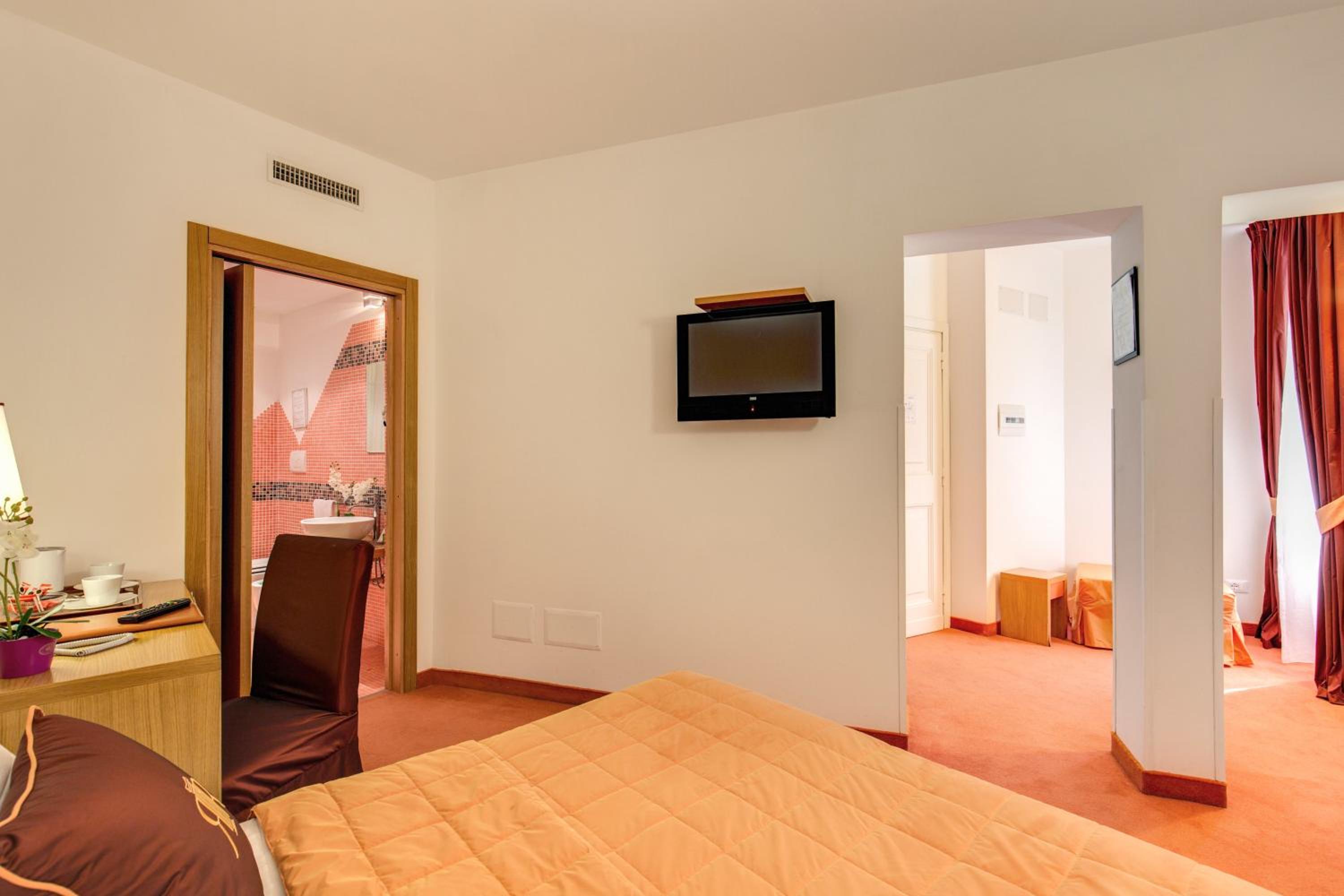 Classic Double Room photo 2