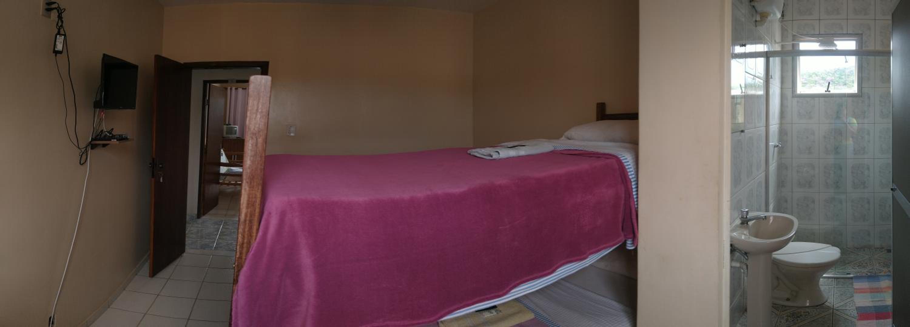 Family Room with Private Bathroom photo 3