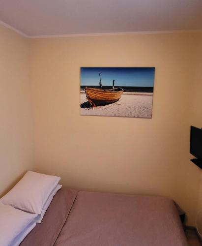 Small Single Room photo 2
