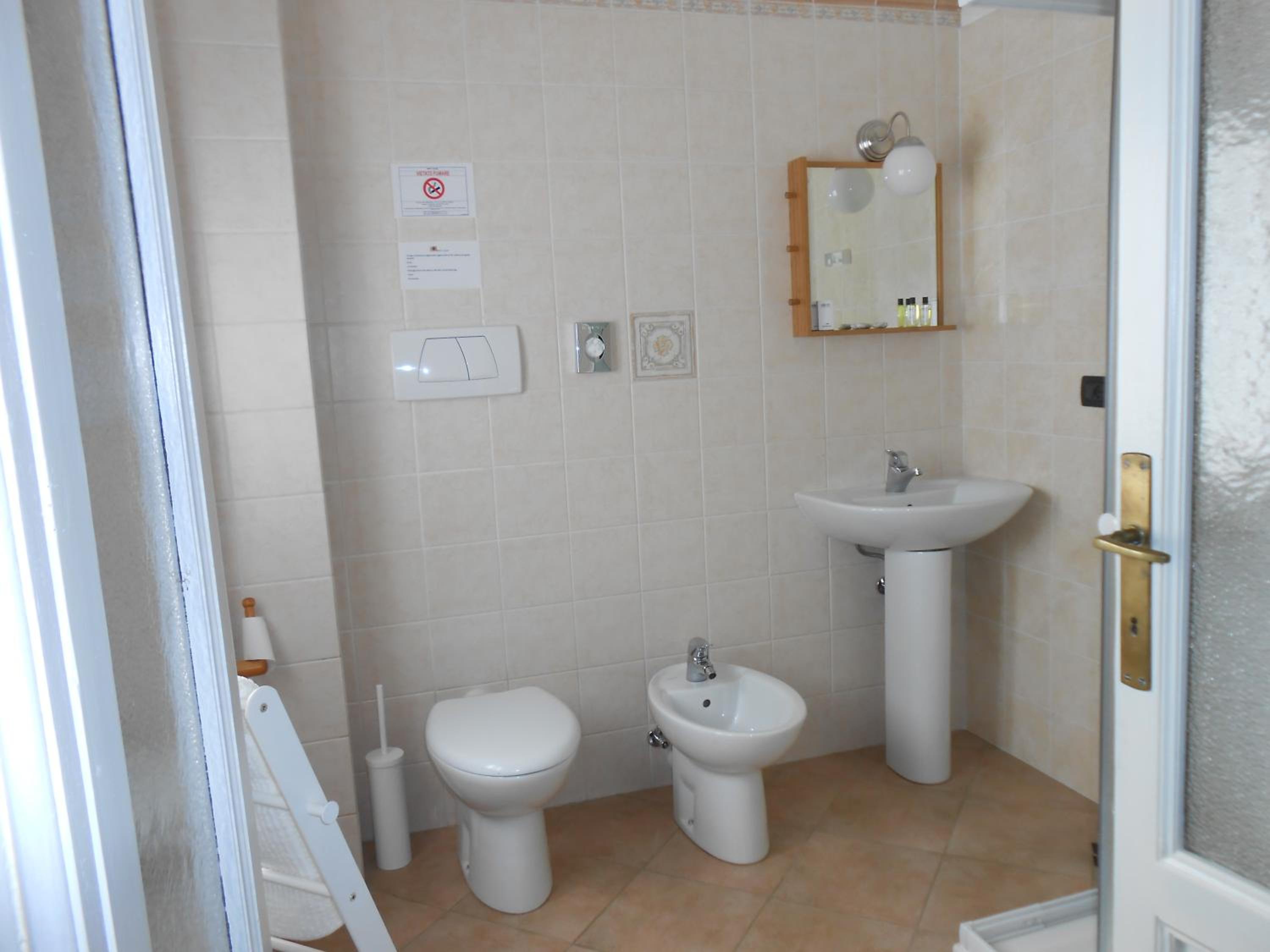 Triple Room with Shower photo 3