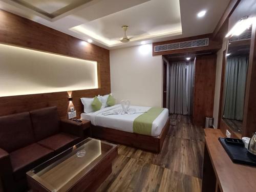 Deluxe King Room