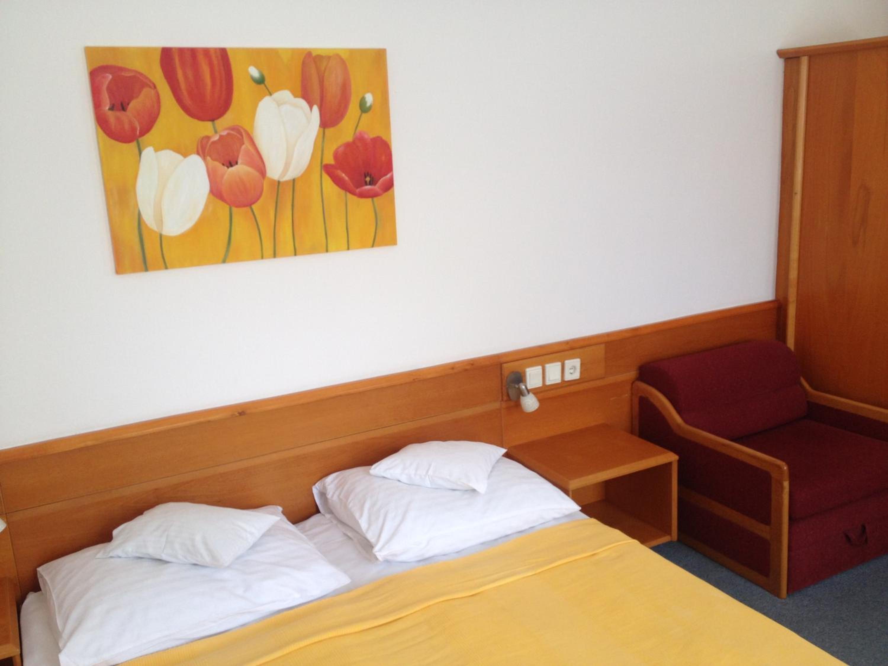 Studio Apartment (3 Adults)