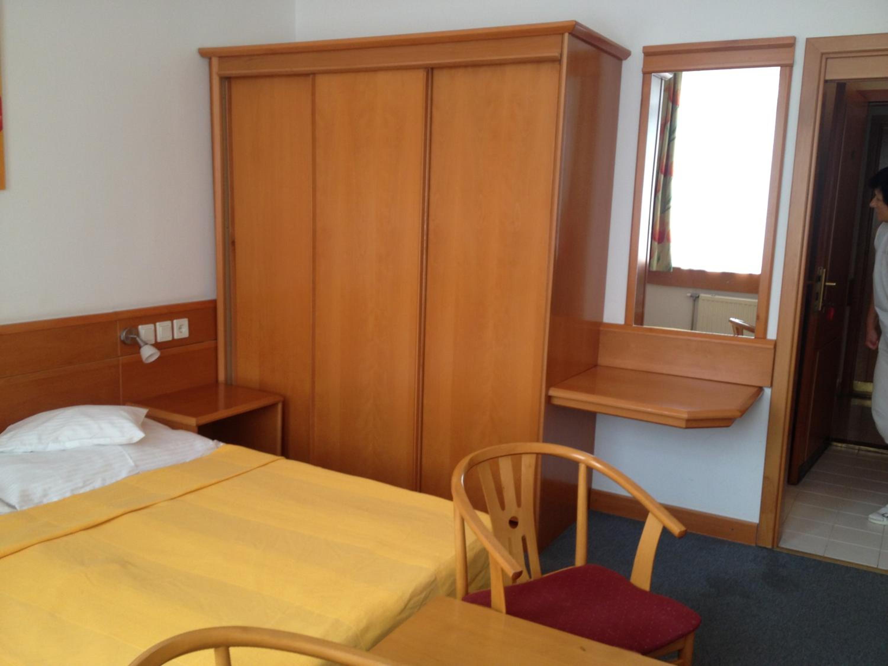 Studio Apartment (2 Adults)