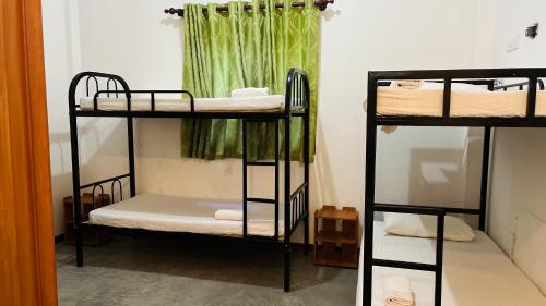 Bed in 6-Bed Mixed Dormitory Room photo 2