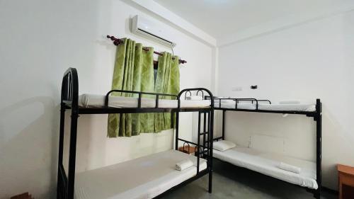 Bed in 6-Bed Mixed Dormitory Room photo 1