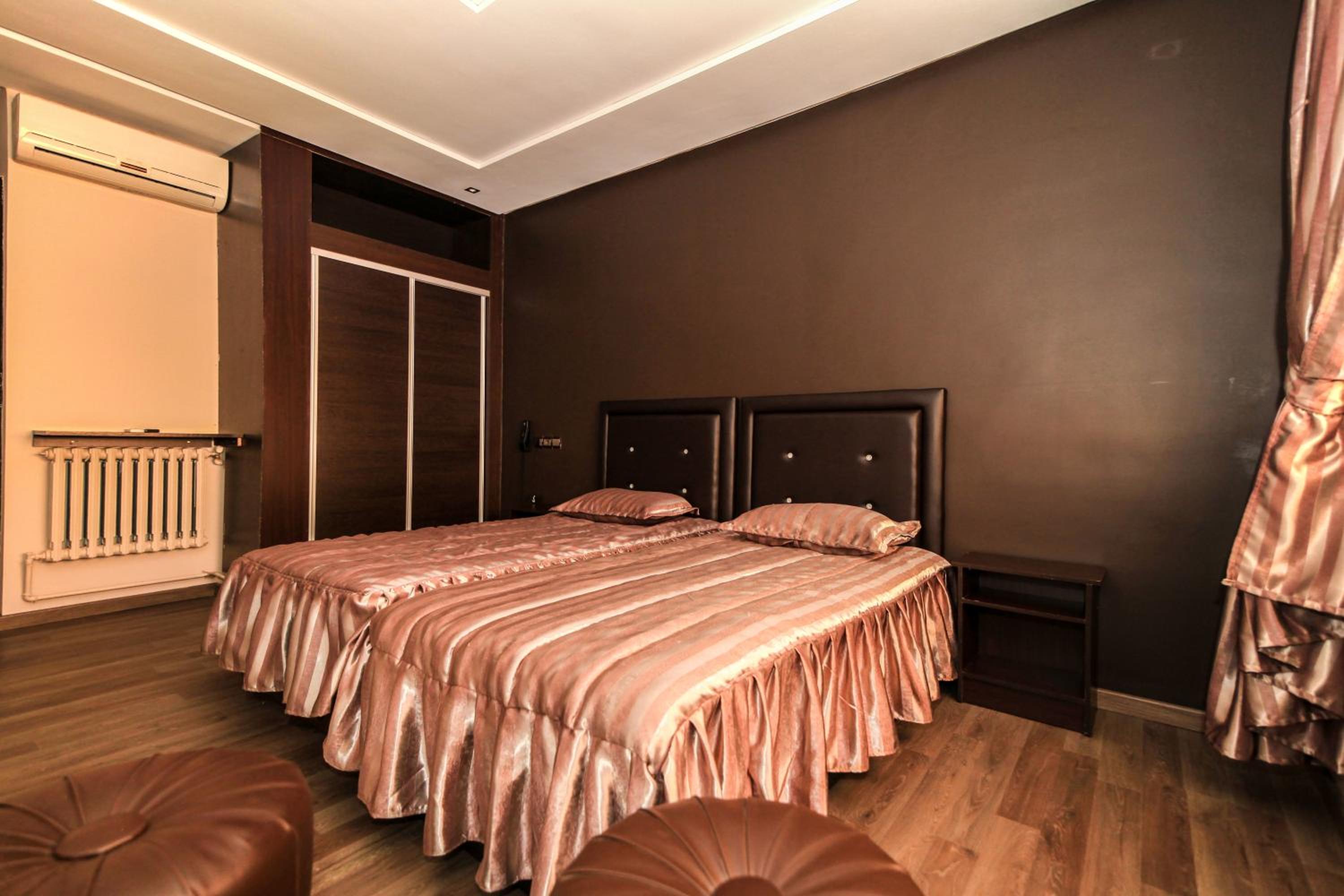 Small Single Room photo 2